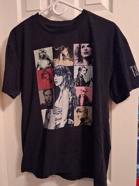 Taylor Swift The Eras Tour 2023 Black Short Sleeve Concert Tour T-shirt M